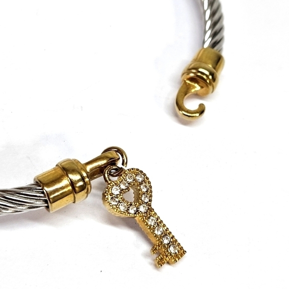 Emma Skye DSMK Stainless Steel Two-Tone Cable Bangle Bracelet Crystal Key Charm - Picture 6 of 7